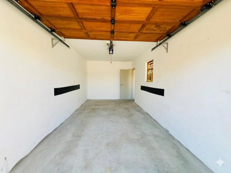 2 Bedroom Property for Sale in Sea Point Western Cape